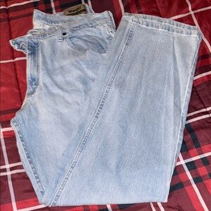 Wrangler Men's Relaxed Fit Light Blue Jeans